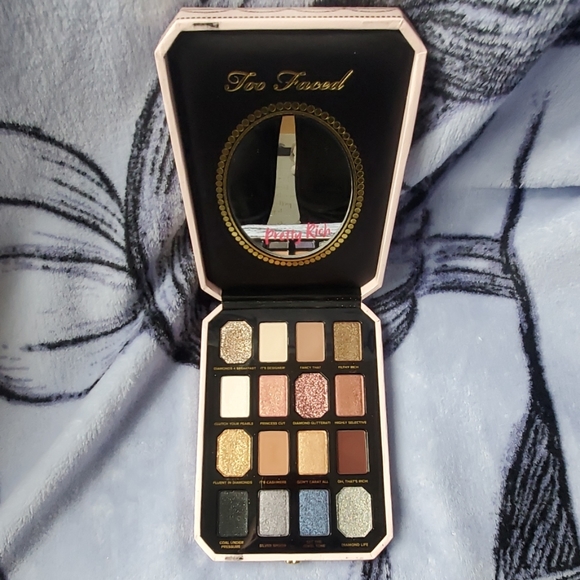 Too Faced Pretty Rich Diamond Light Eyeshadow